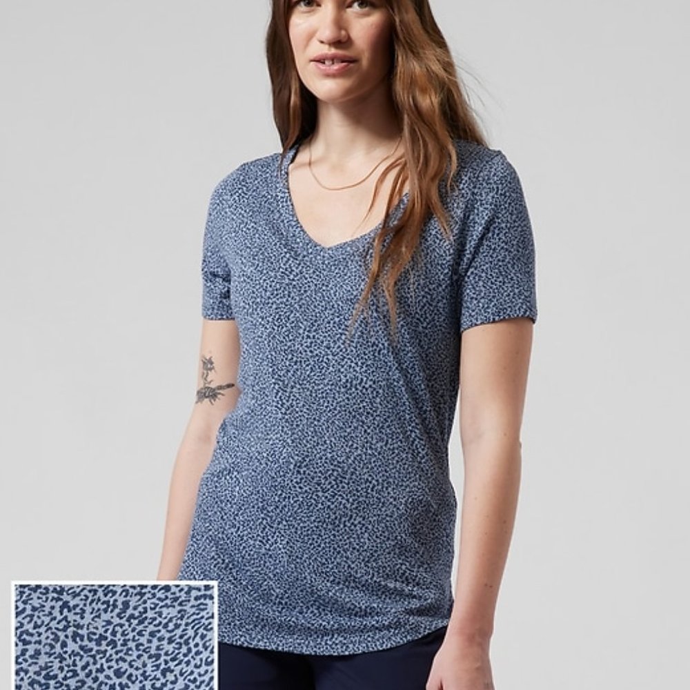 Athleta Breezy Scoop Neck Tee
